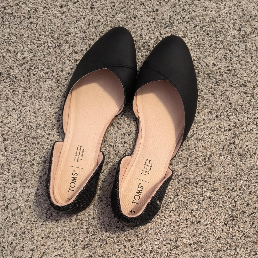 TOMS Women's Classic Black Loafers